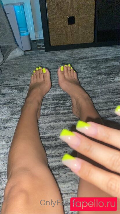 feetbymiliani Nude Onlyfans Photo 32