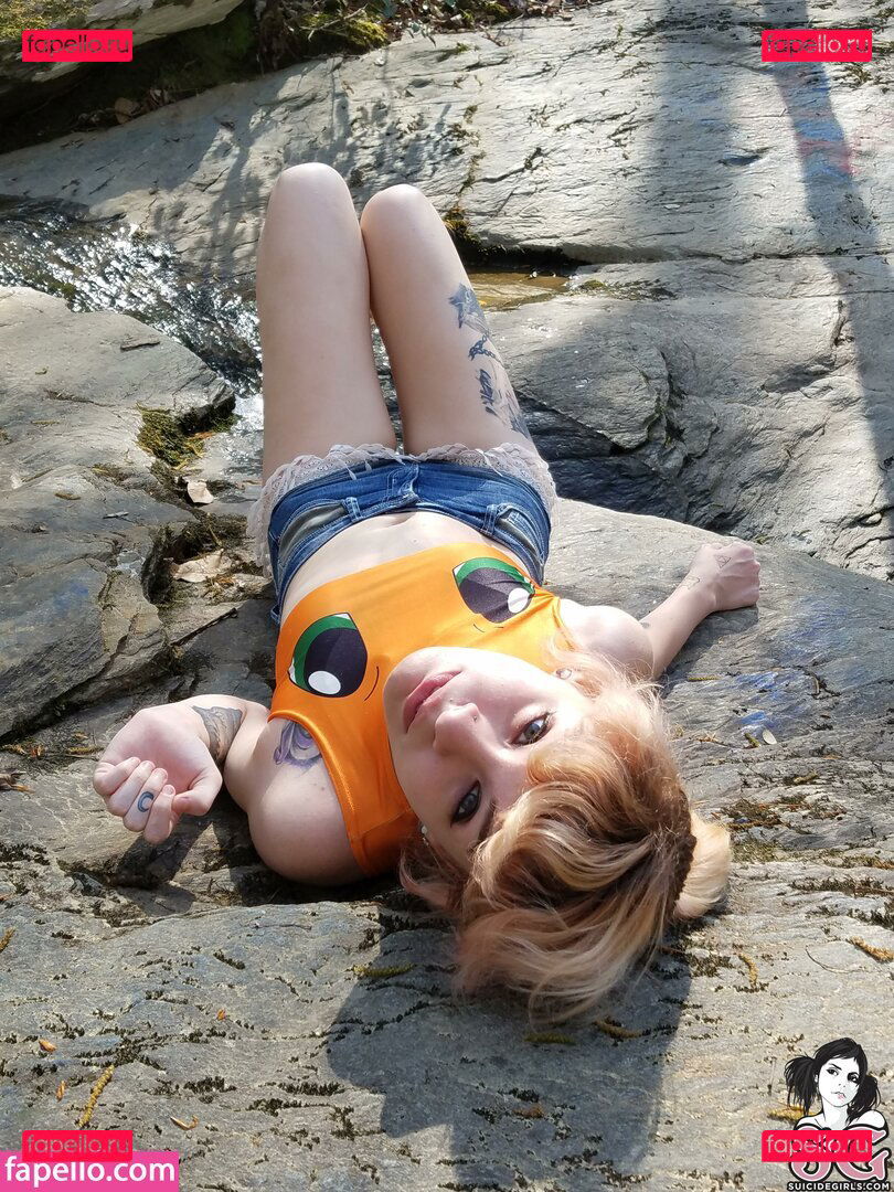 Wolfrain / wolf_alone / wolfrain_arts Onlyfans Photo Gallery 