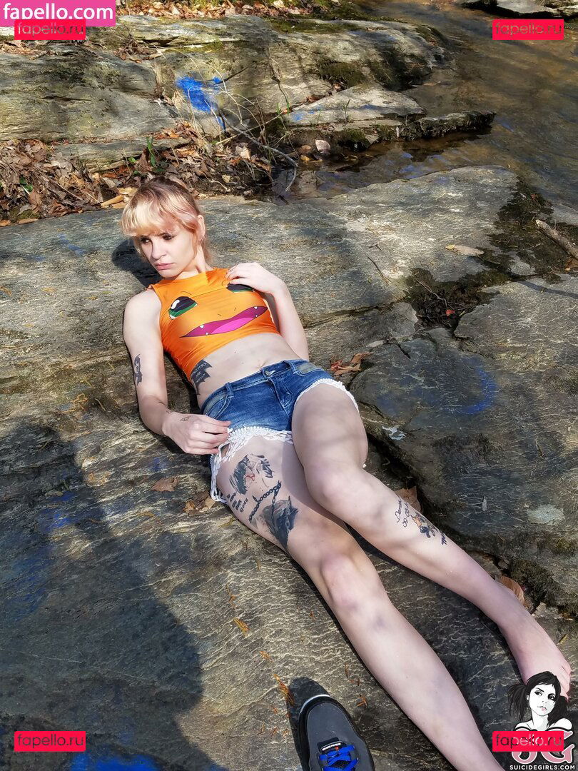 Wolfrain / wolf_alone / wolfrain_arts Onlyfans Photo Gallery 