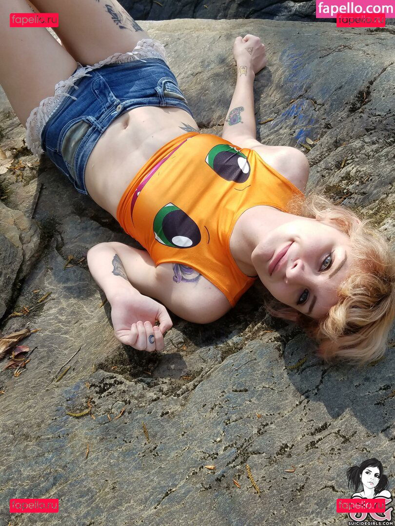 Wolfrain / wolf_alone / wolfrain_arts Onlyfans Photo Gallery 