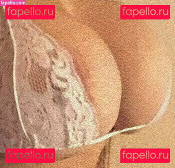 paoetics Onlyfans Photo Gallery 