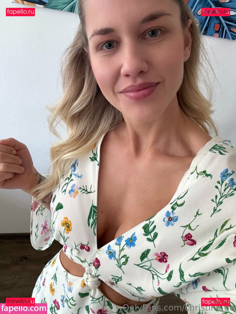 christine.de / christinedecarvalho / cutie.christi Onlyfans Photo Gallery 
