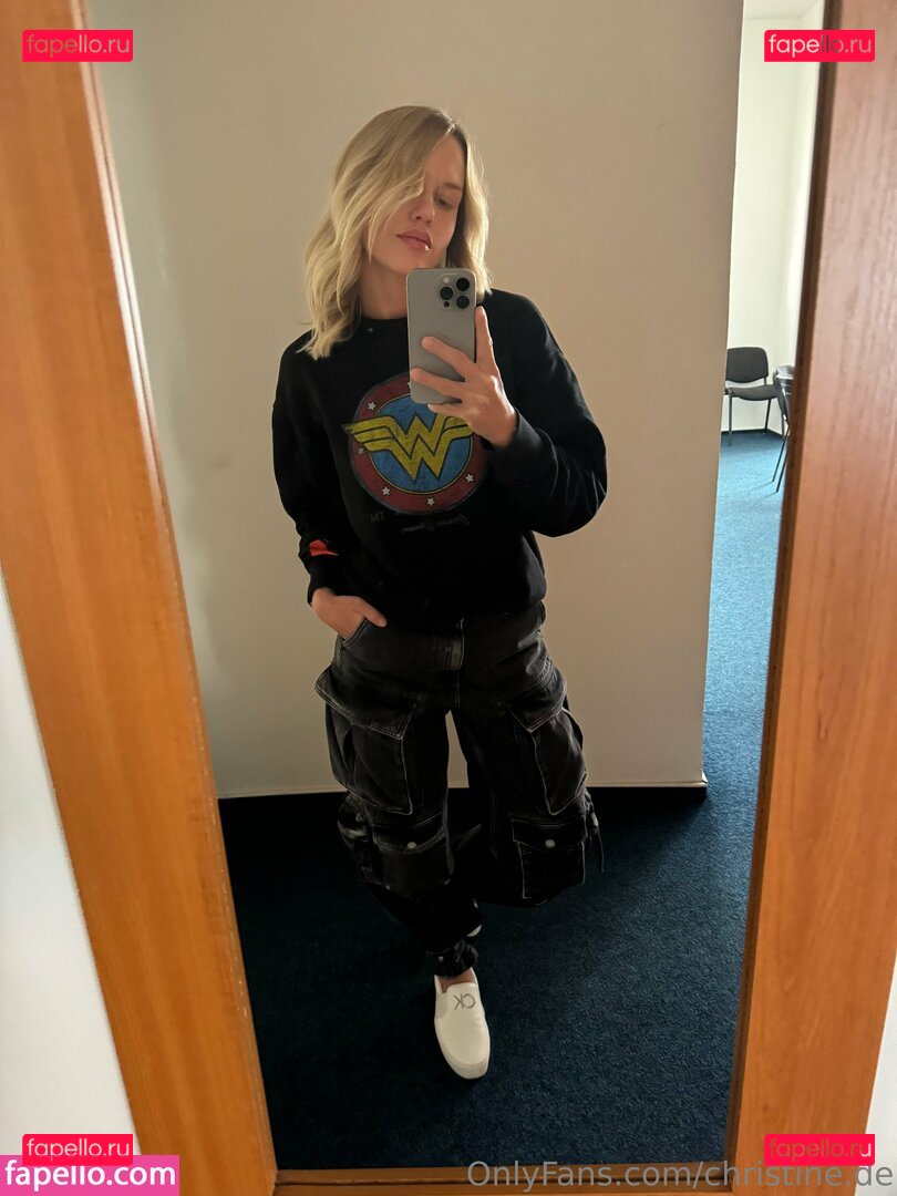 christine.de / christinedecarvalho / cutie.christi Onlyfans Photo Gallery 