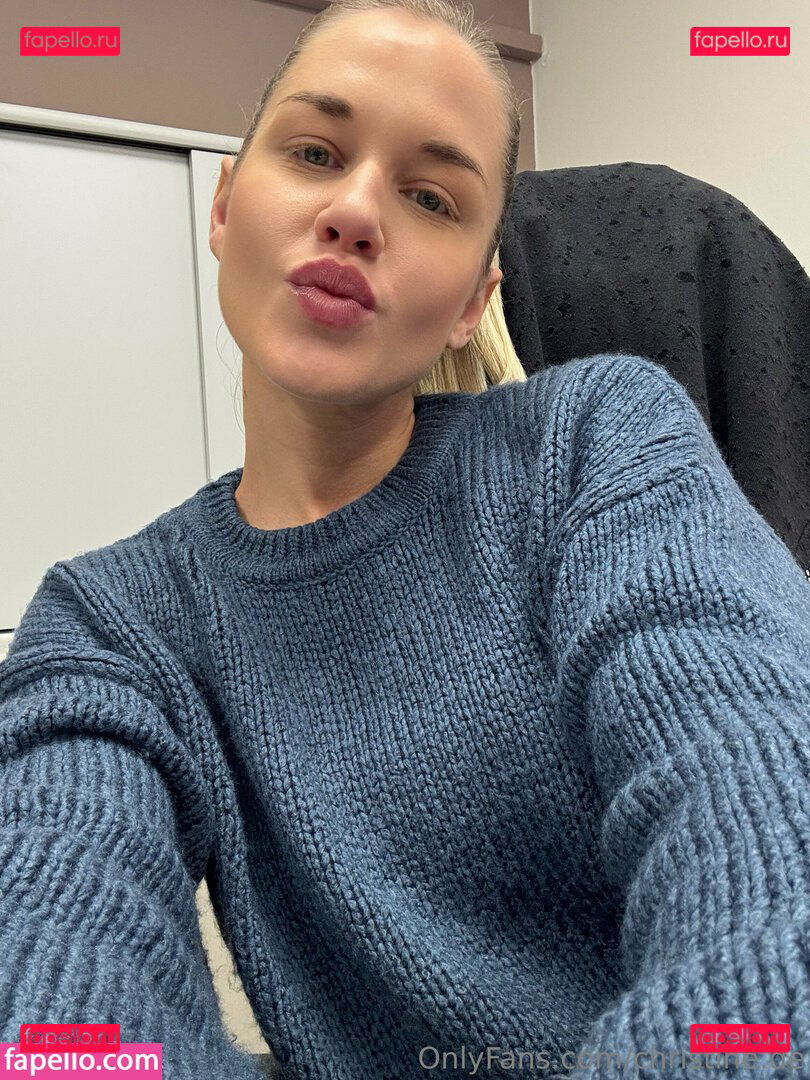 christine.de / christinedecarvalho / cutie.christi Onlyfans Photo Gallery 