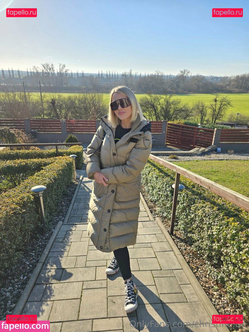 christine.de / christinedecarvalho / cutie.christi Onlyfans Photo Gallery 