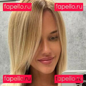 christine.de / christinedecarvalho / cutie.christi Onlyfans Photo Gallery 