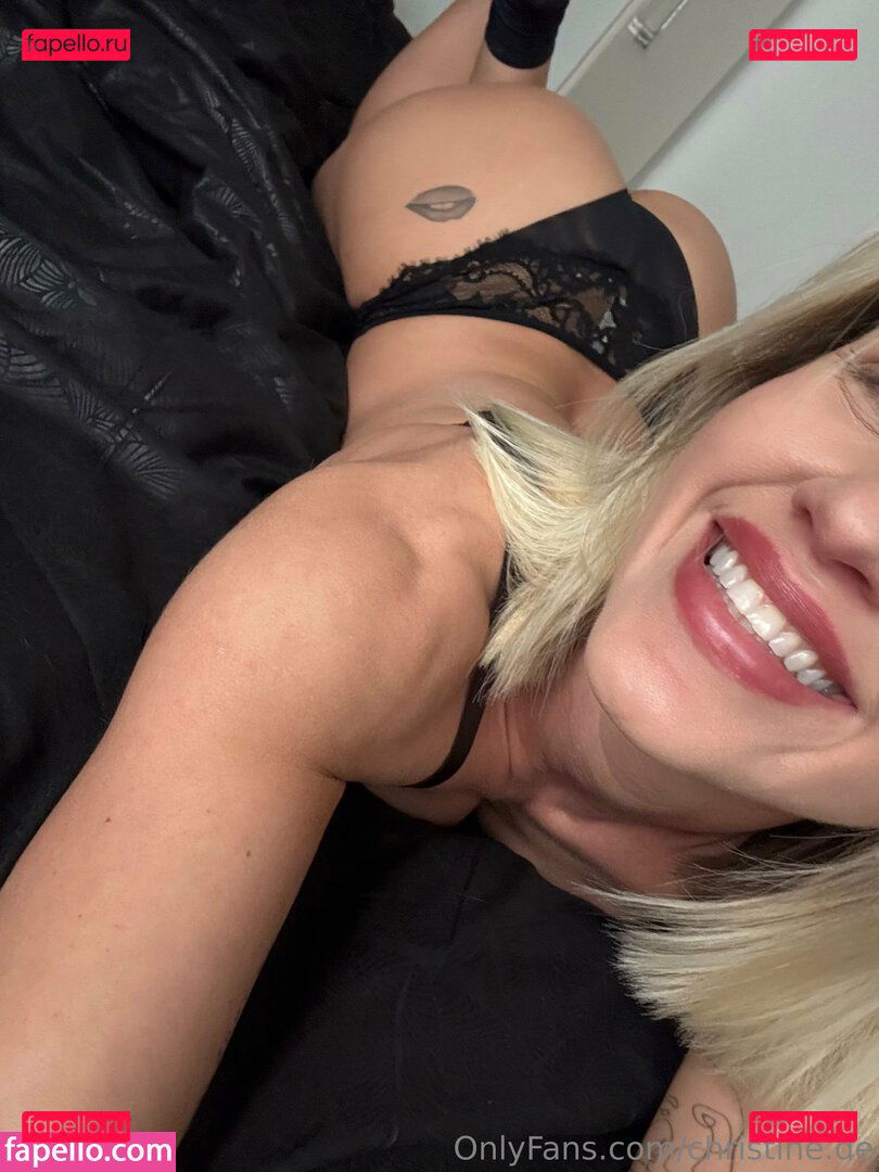 christine.de / christinedecarvalho / cutie.christi Onlyfans Photo Gallery 