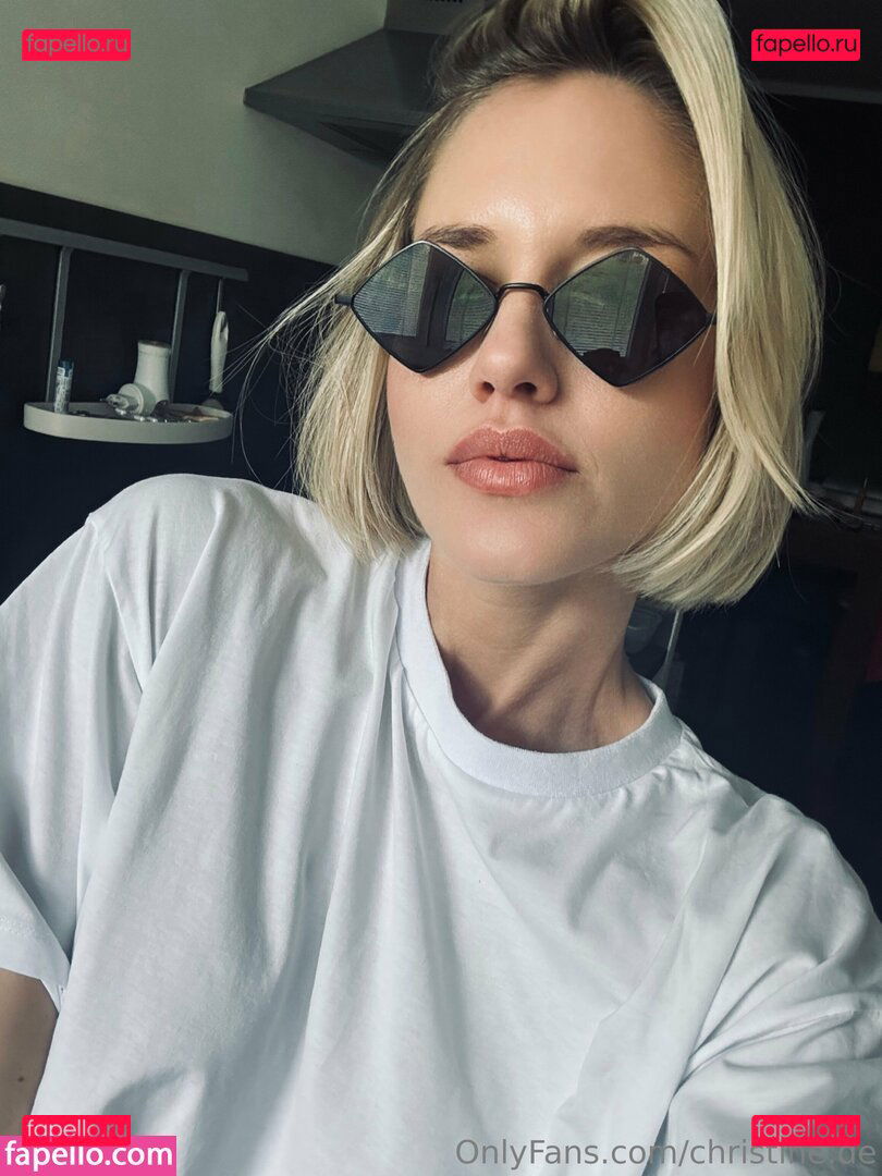 christine.de / christinedecarvalho / cutie.christi Onlyfans Photo Gallery 