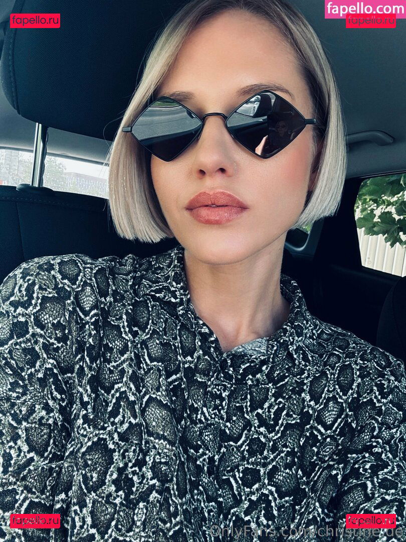 christine.de / christinedecarvalho / cutie.christi Onlyfans Photo Gallery 