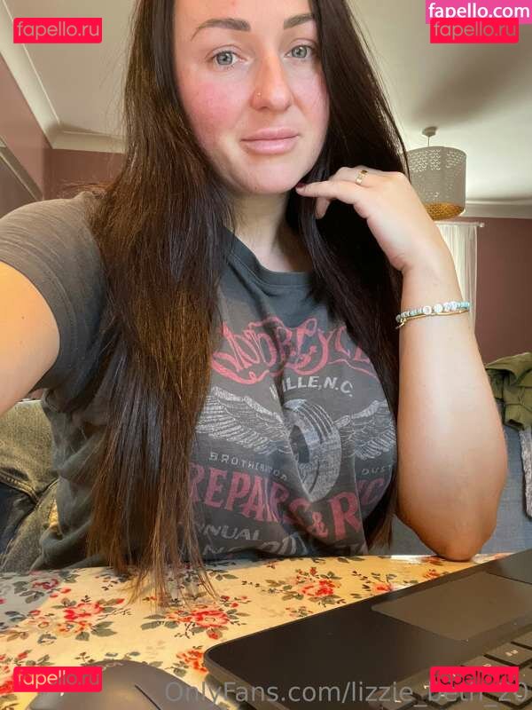 lizzie_beth_20 / lizzymcalpine Onlyfans Photo Gallery 