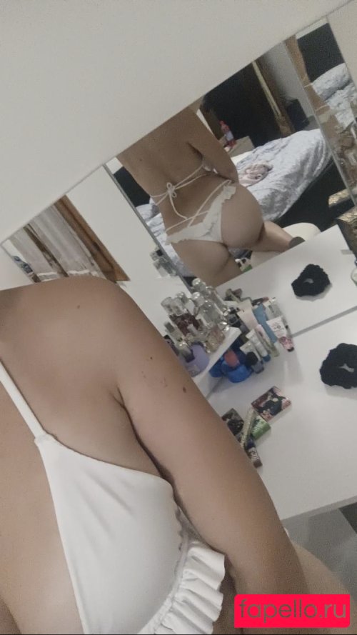 Elycoris Nude Onlyfans Photo 3