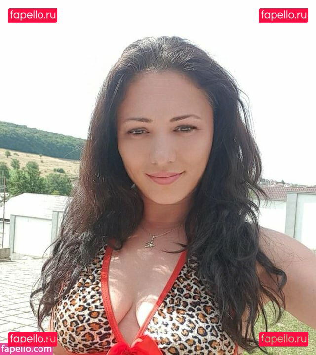 FoxyKara / foxykiraa Onlyfans Photo Gallery 