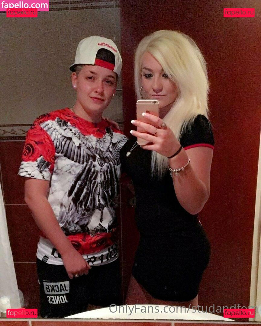 reallesbiansx / spooky_spice666 Onlyfans Photo Gallery 