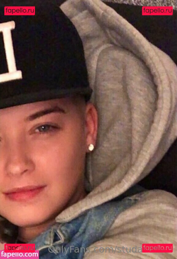 reallesbiansx / spooky_spice666 Onlyfans Photo Gallery 