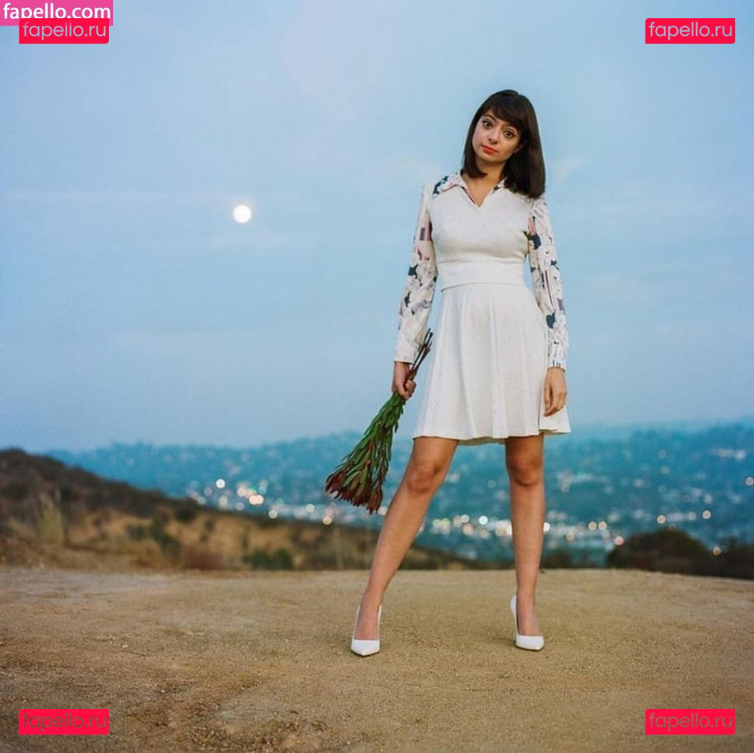 Kate Micucci / https: / katemicucci Onlyfans Photo Gallery 