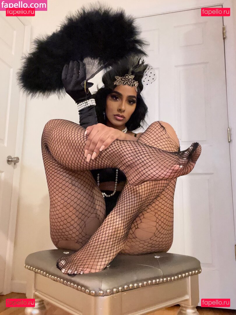 Ayisha Diaz Nude Onlyfans Photo 9