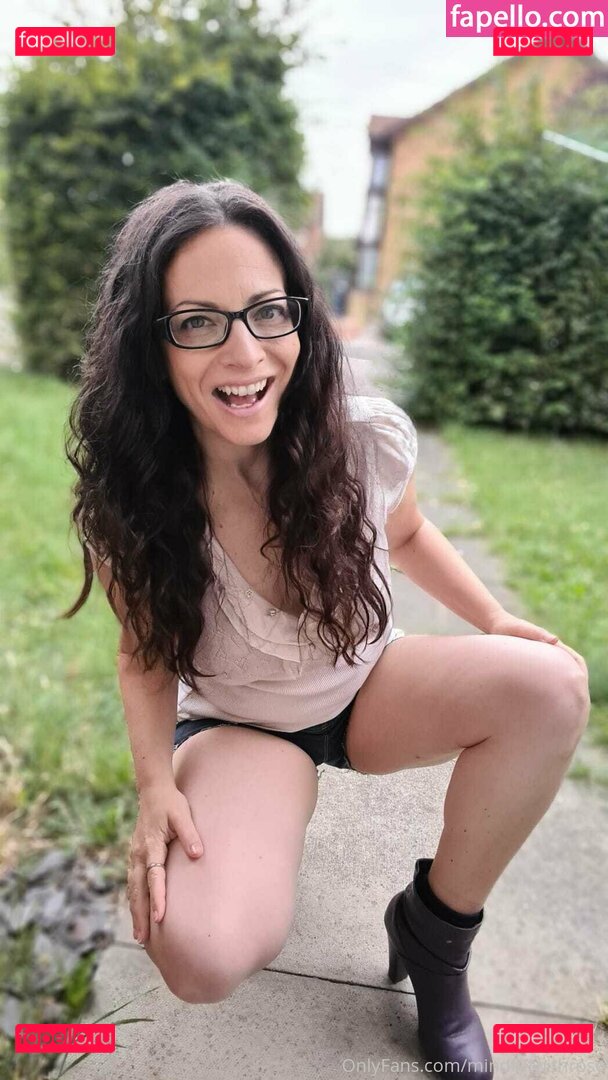 mindfulbeerose Nude Onlyfans Photo 39