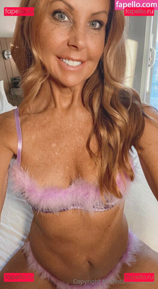 Mrs. Robinson / gracerobinson / https: / mrsrobinsonvip / mrsrobinsonxox Onlyfans Photo Gallery 