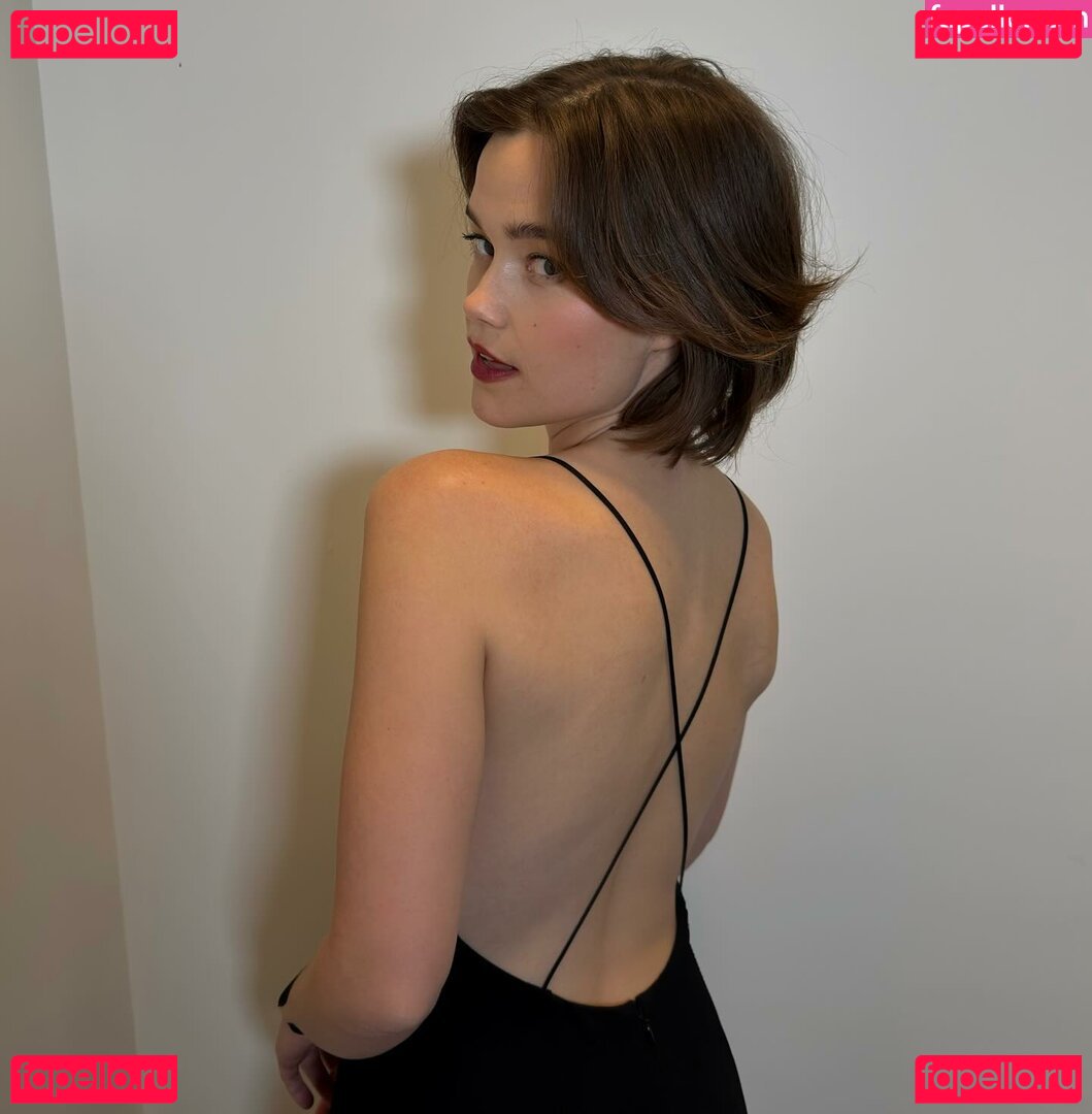 Sarah Catherine Hook Nude Onlyfans Photo 34