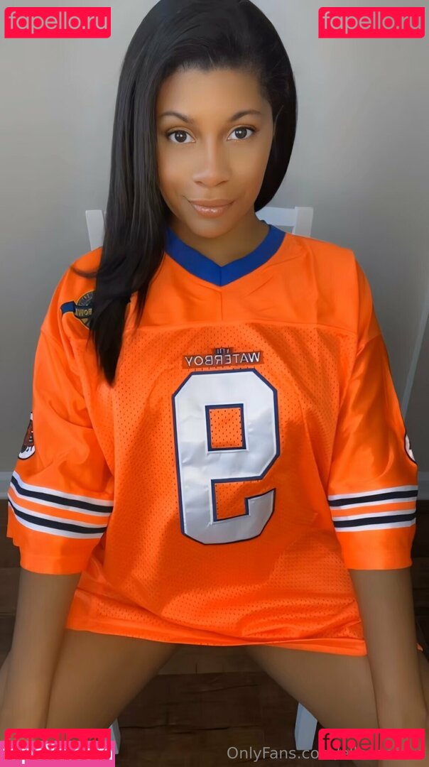 ejfree / elleseefree Onlyfans Photo Gallery 