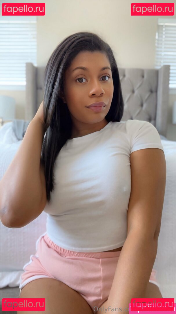 ejfree / elleseefree Onlyfans Photo Gallery 