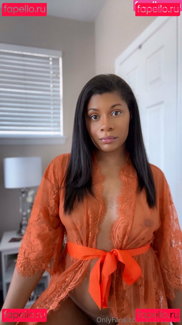 ejfree / elleseefree Onlyfans Photo Gallery 