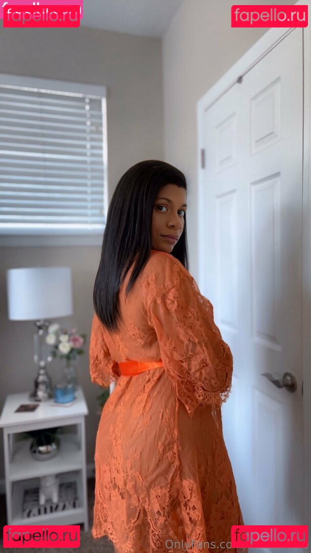 ejfree / elleseefree Onlyfans Photo Gallery 