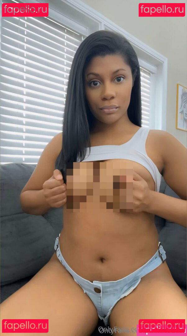 ejfree / elleseefree Onlyfans Photo Gallery 