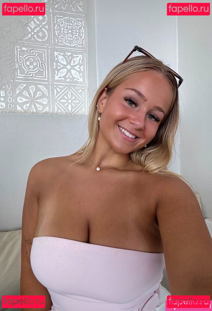 Ava / XoCashPrincess1 / ava.ludwar / ava_hadley / avaludwar Onlyfans Photo Gallery 