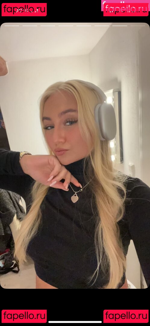 Lara-Charlottee Nude Onlyfans Photo 33