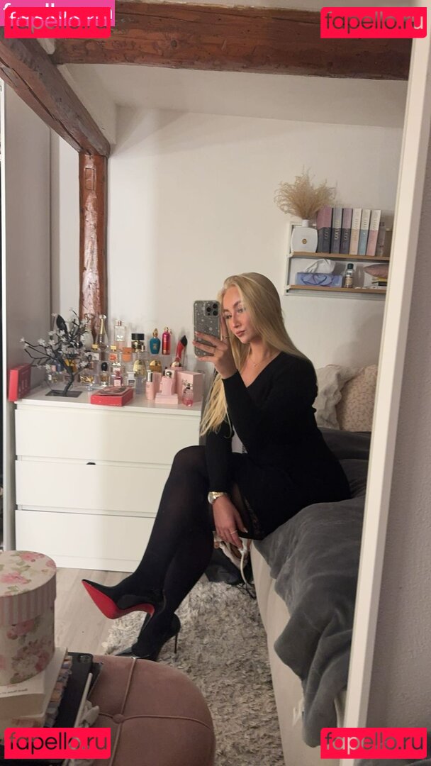 Lara-Charlottee Nude Onlyfans Photo 25