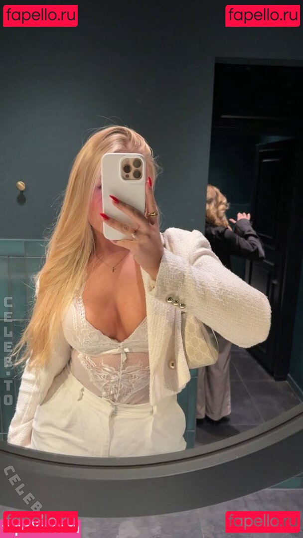 Lara-Charlottee Nude Onlyfans Photo 19