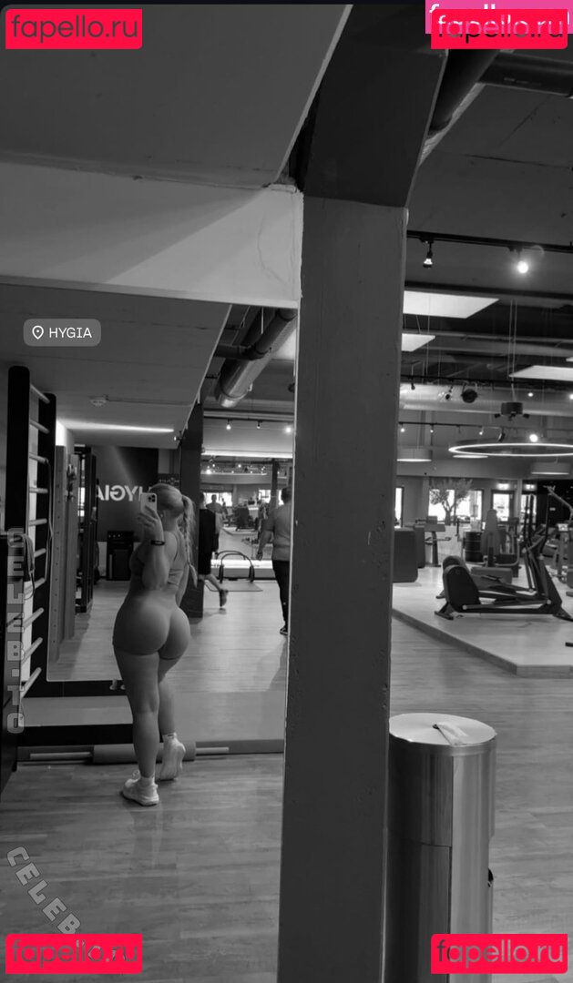 Lara-Charlottee Nude Onlyfans Photo 11