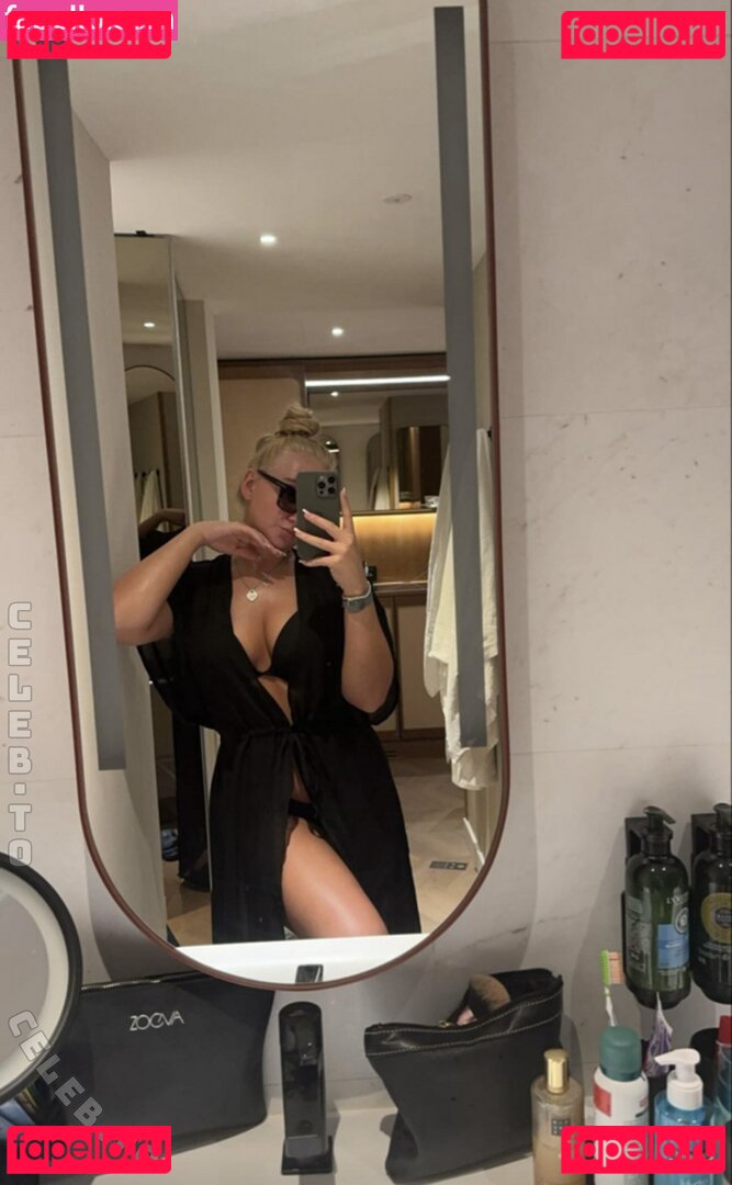 Lara-Charlottee Nude Onlyfans Photo 10