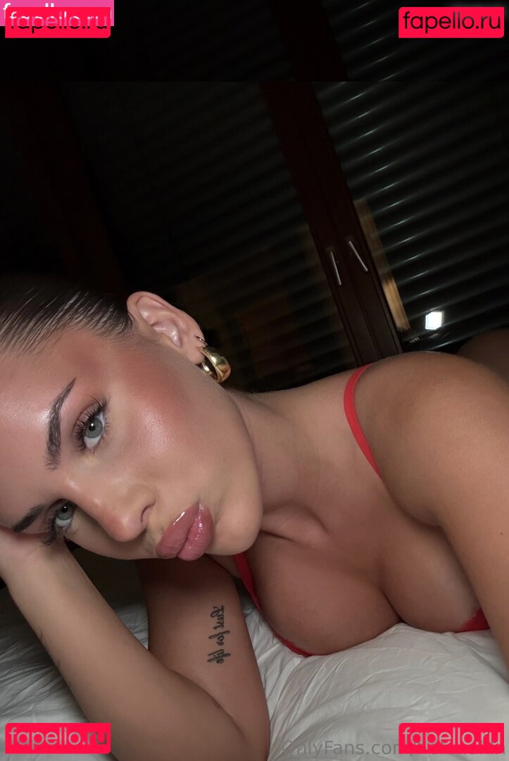 Helenaakln / HelenaklnStreamt / helenakln Onlyfans Photo Gallery 