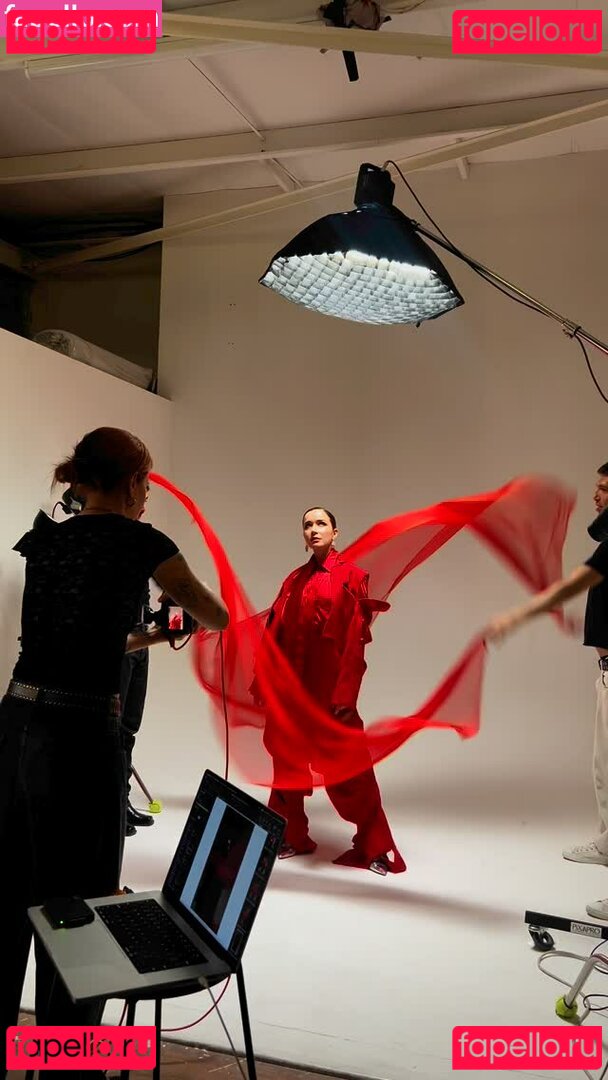 Elizabeth Dulau / elizabethdulau Onlyfans Photo Gallery 