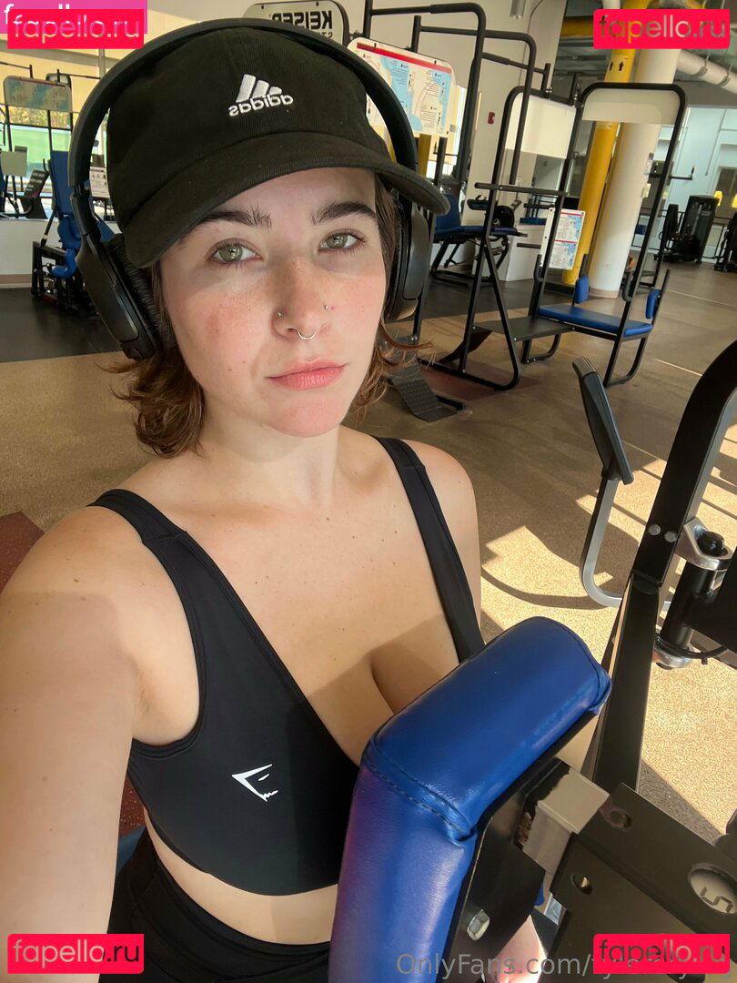 lcuchairmas / tylercrying Onlyfans Photo Gallery 