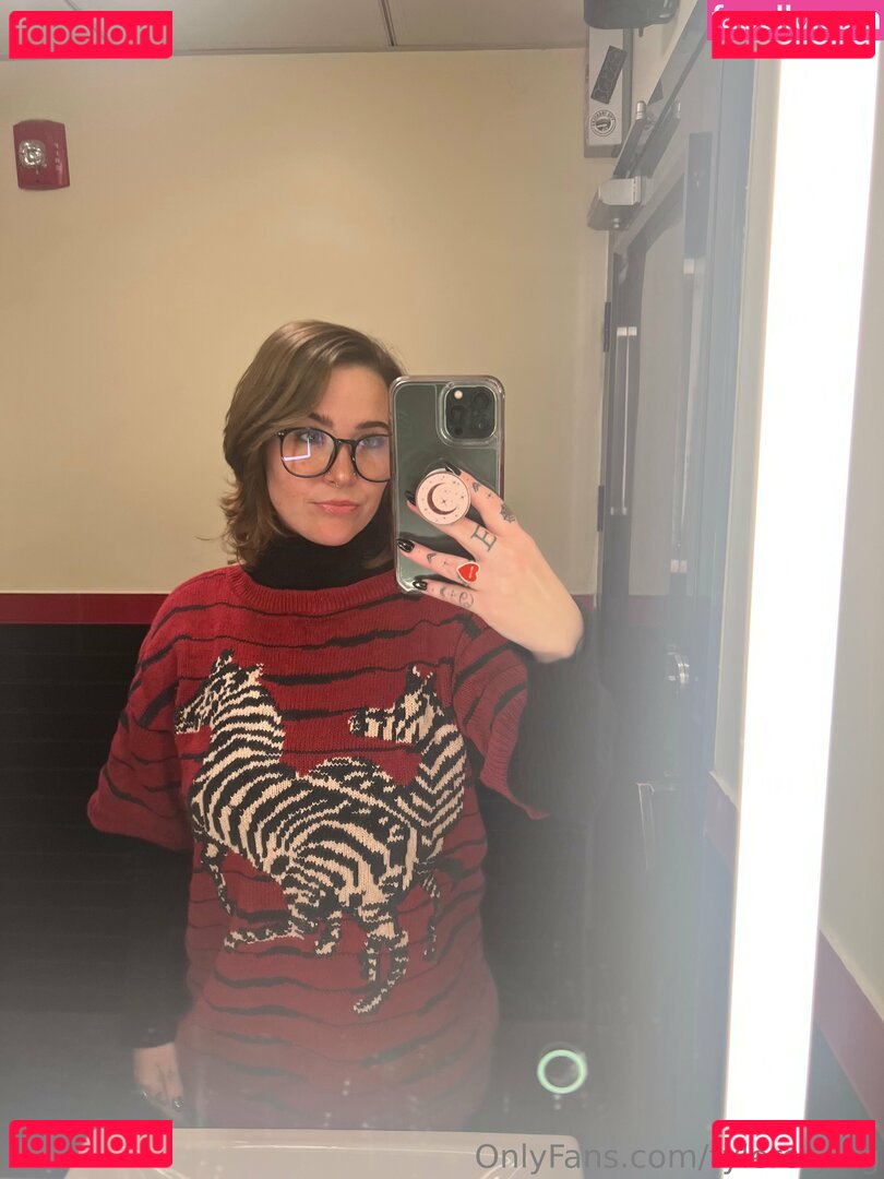 lcuchairmas / tylercrying Onlyfans Photo Gallery 