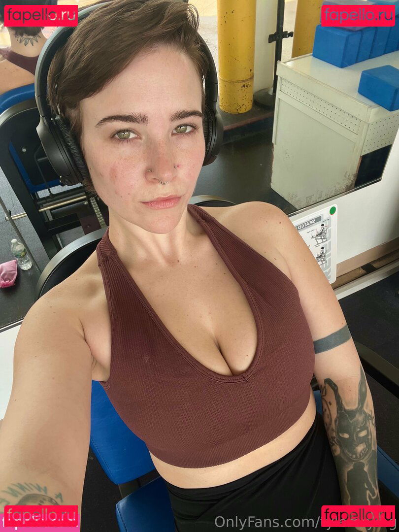 lcuchairmas / tylercrying Onlyfans Photo Gallery 