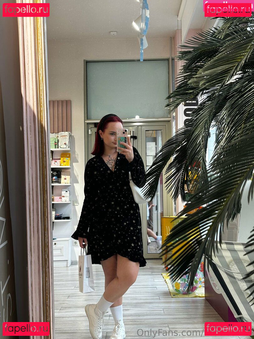 redsirennn Onlyfans Photo Gallery 