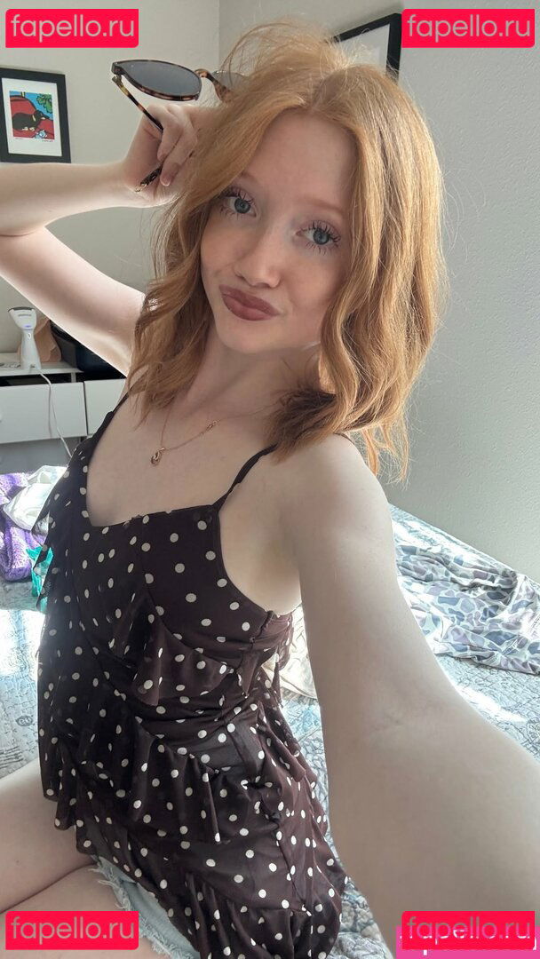 Makenna Kelly  / Makenna Kelly / Lifewithmak / lifewithmak2005 Onlyfans Photo Gallery 