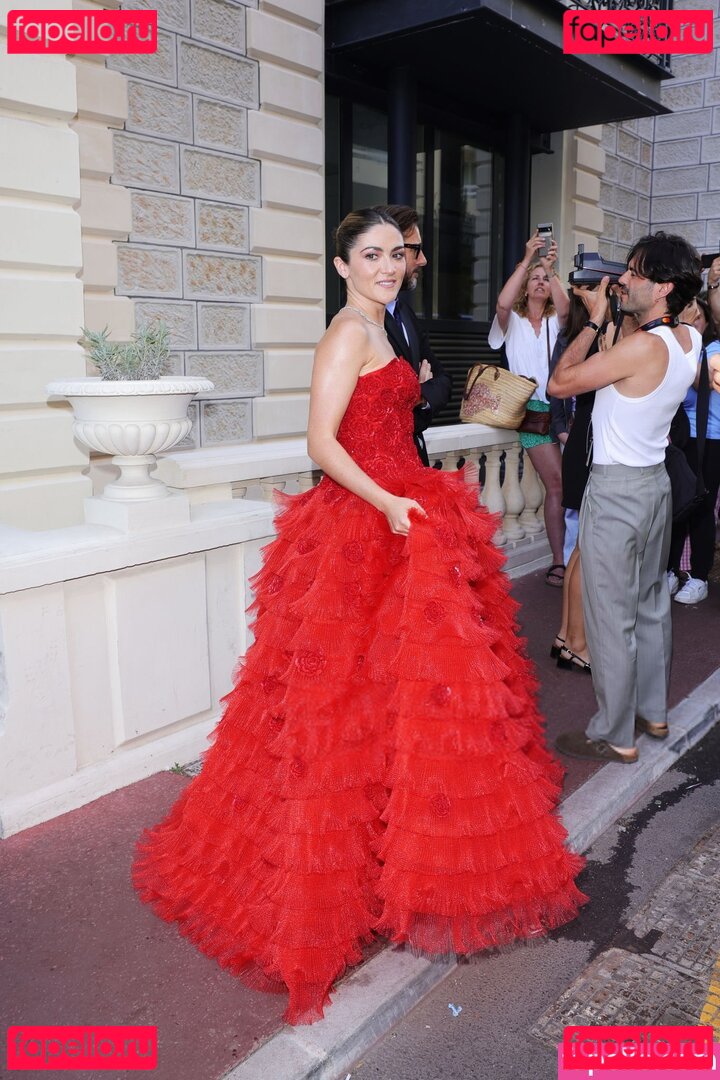 Isabelle Fuhrman / isabellefuhrman Onlyfans Photo Gallery 