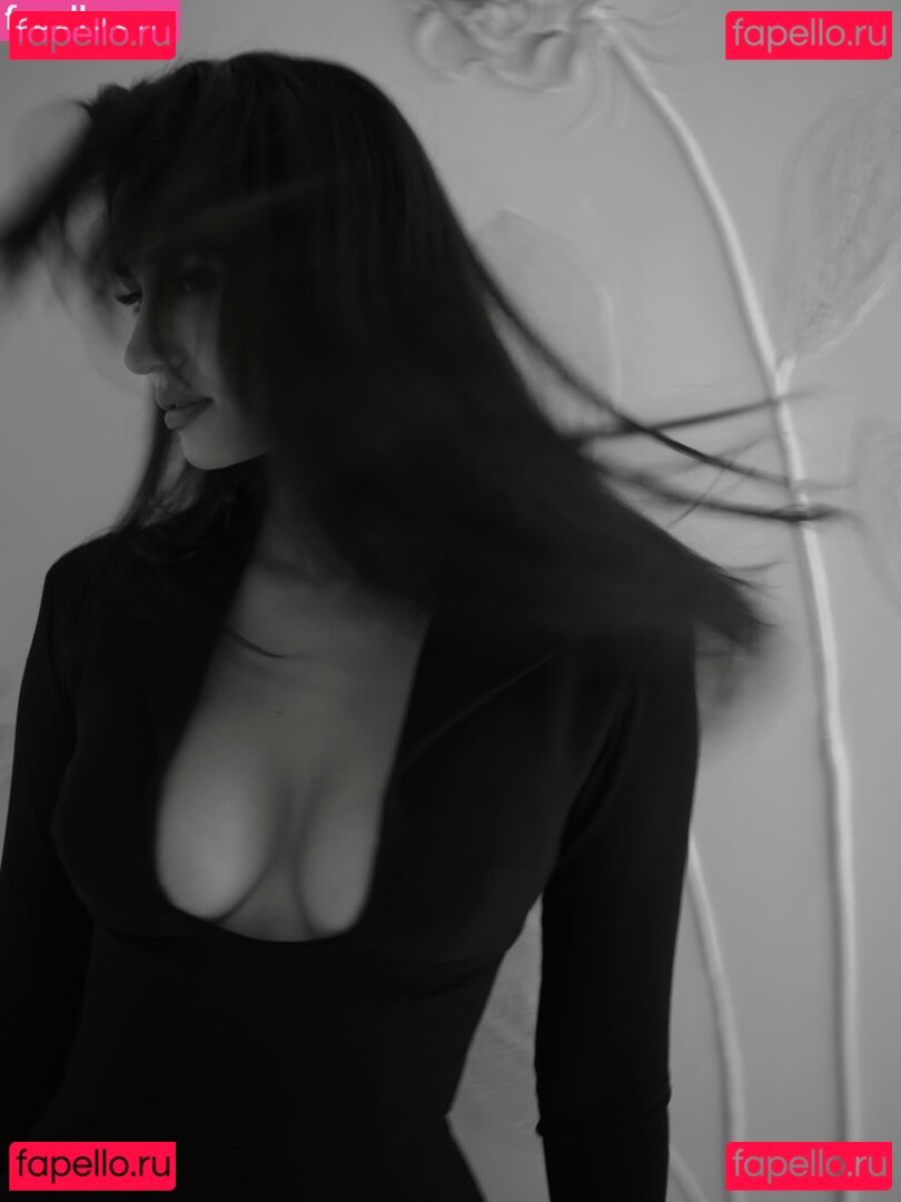 Disha Patani Nude Onlyfans Photo 43