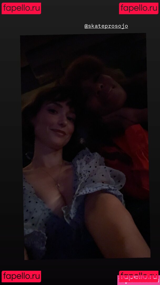 AT&T Girl / Milana Vayntrub / https: / milana_vayntrub / mintmilana Onlyfans Photo Gallery 