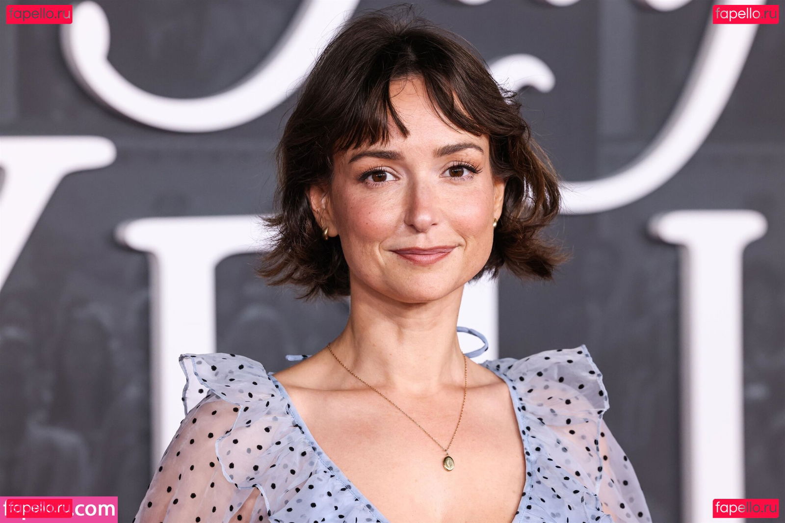 AT&T Girl / Milana Vayntrub / https: / milana_vayntrub / mintmilana Onlyfans Photo Gallery 