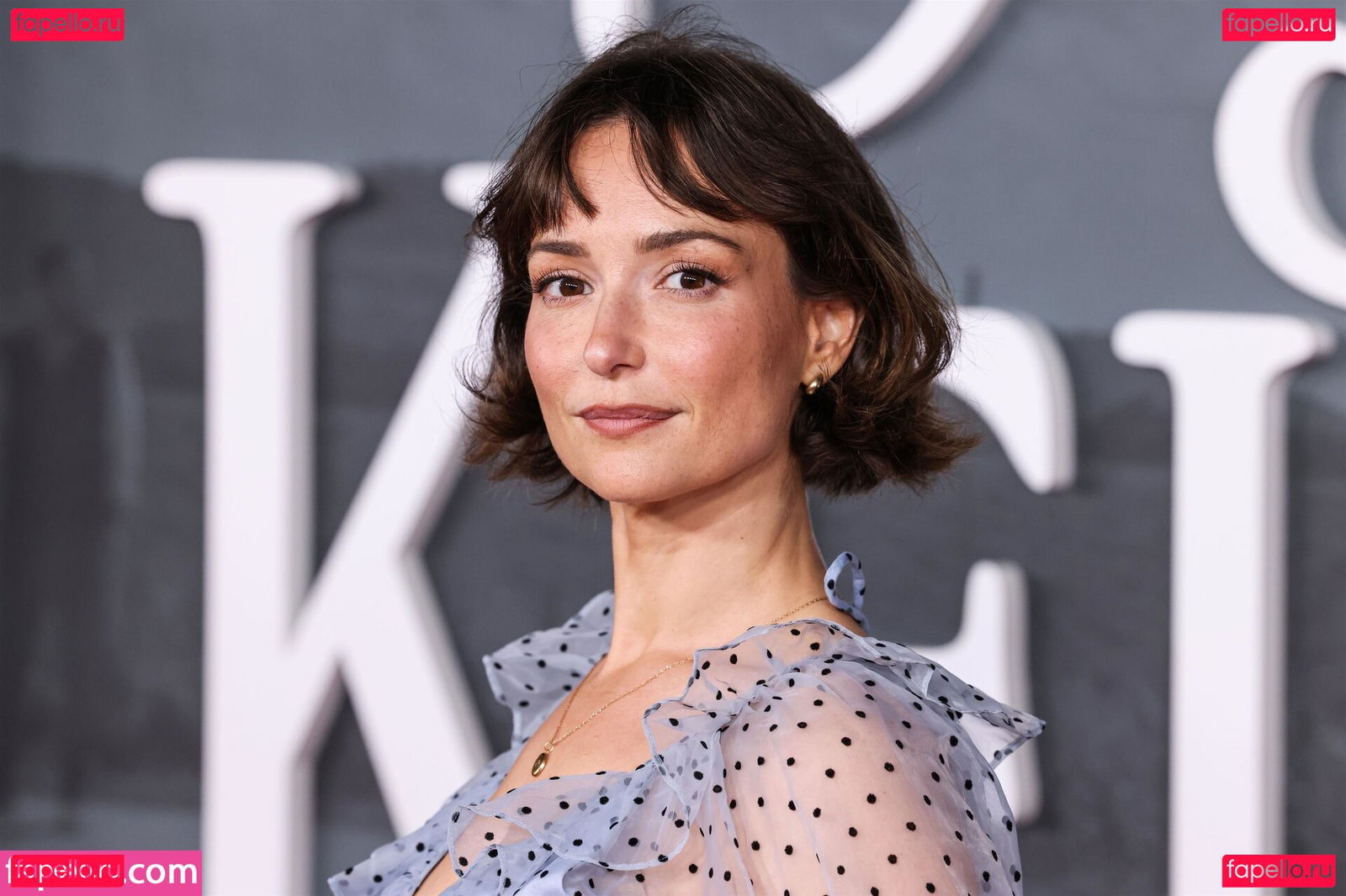 AT&T Girl / Milana Vayntrub / https: / milana_vayntrub / mintmilana Onlyfans Photo Gallery 