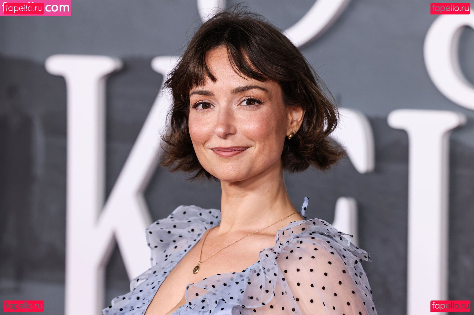 AT&T Girl / Milana Vayntrub / https: / milana_vayntrub / mintmilana Onlyfans Photo Gallery 