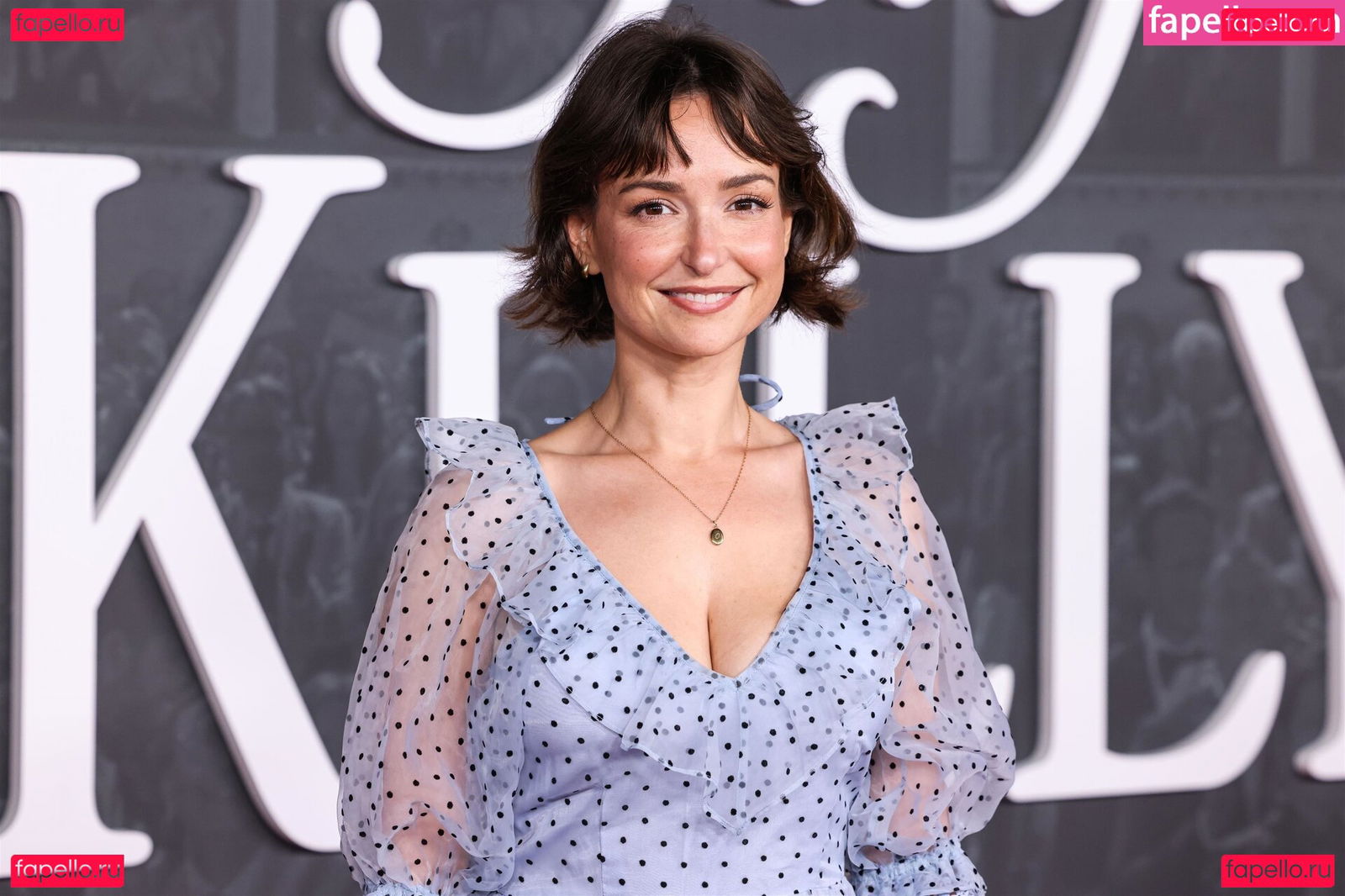 AT&T Girl / Milana Vayntrub / https: / milana_vayntrub / mintmilana Onlyfans Photo Gallery 