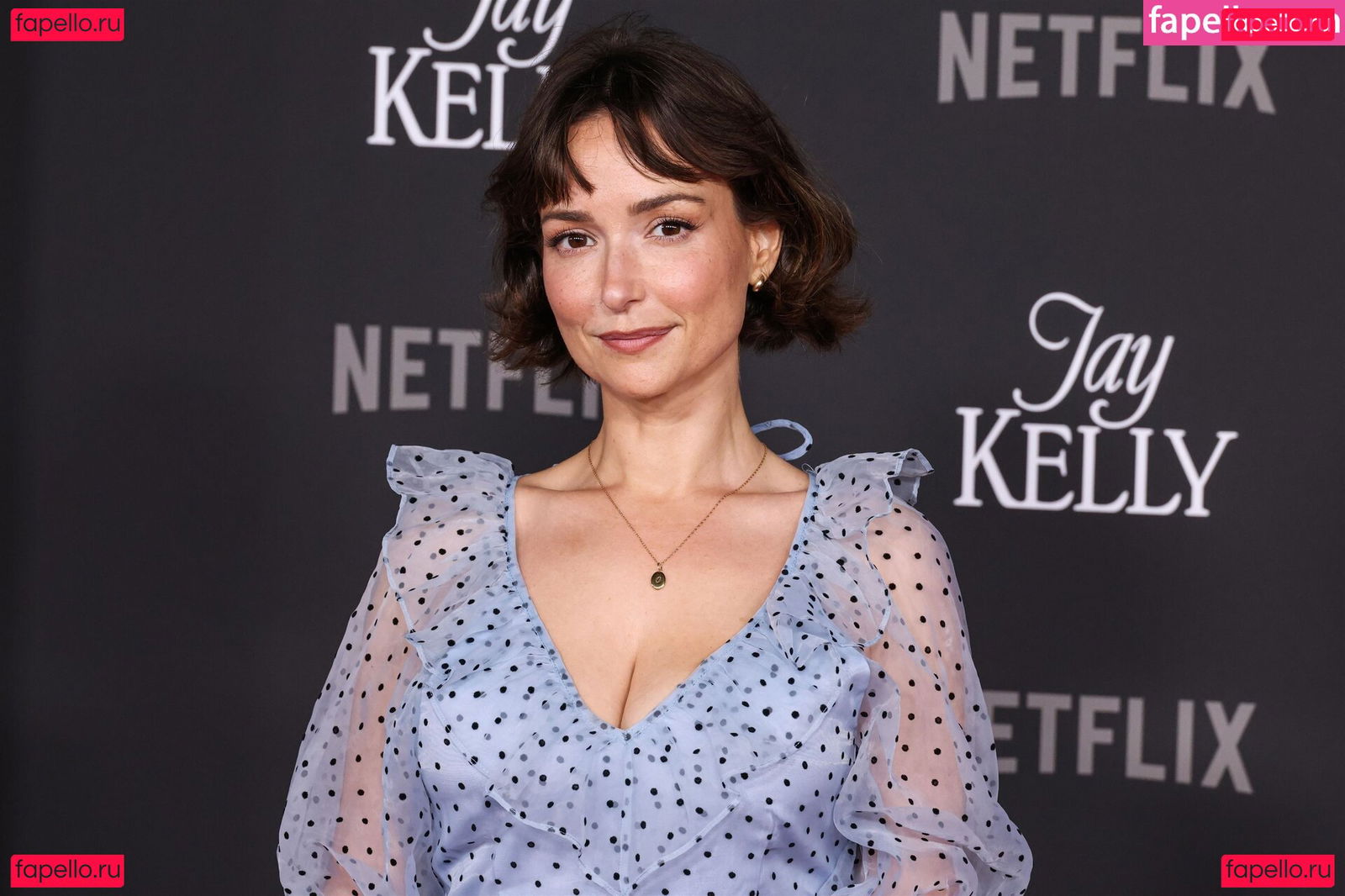 AT&T Girl / Milana Vayntrub / https: / milana_vayntrub / mintmilana Onlyfans Photo Gallery 