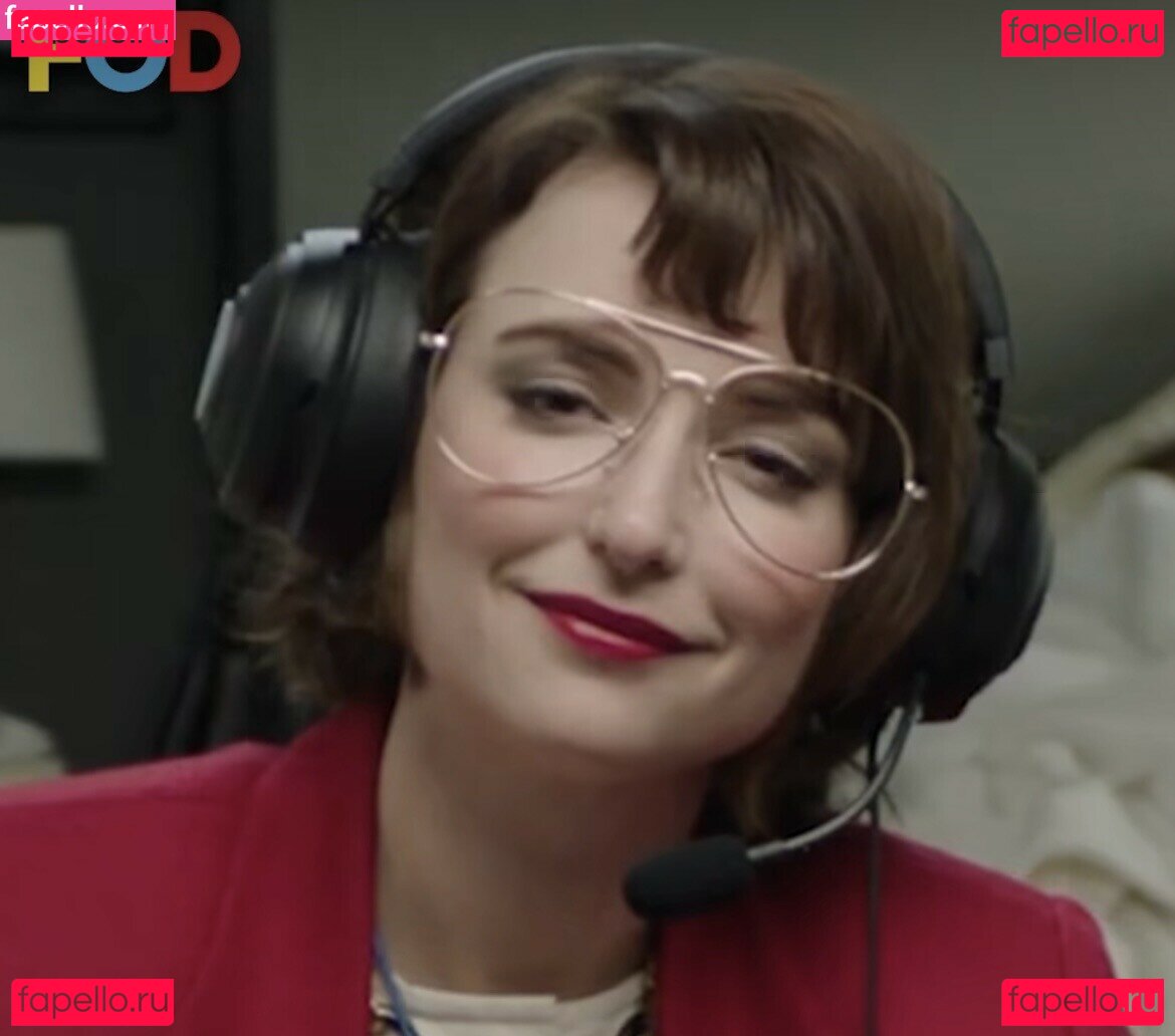 AT&T Girl / Milana Vayntrub / https: / milana_vayntrub / mintmilana Onlyfans Photo Gallery 